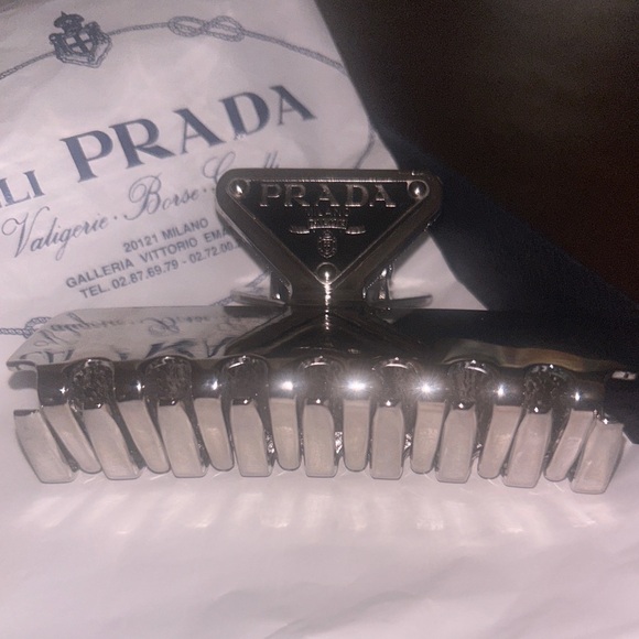 New- PRADA Silver Metal Iconic Logo Fashion Claw Clip - Picture 1 of 9